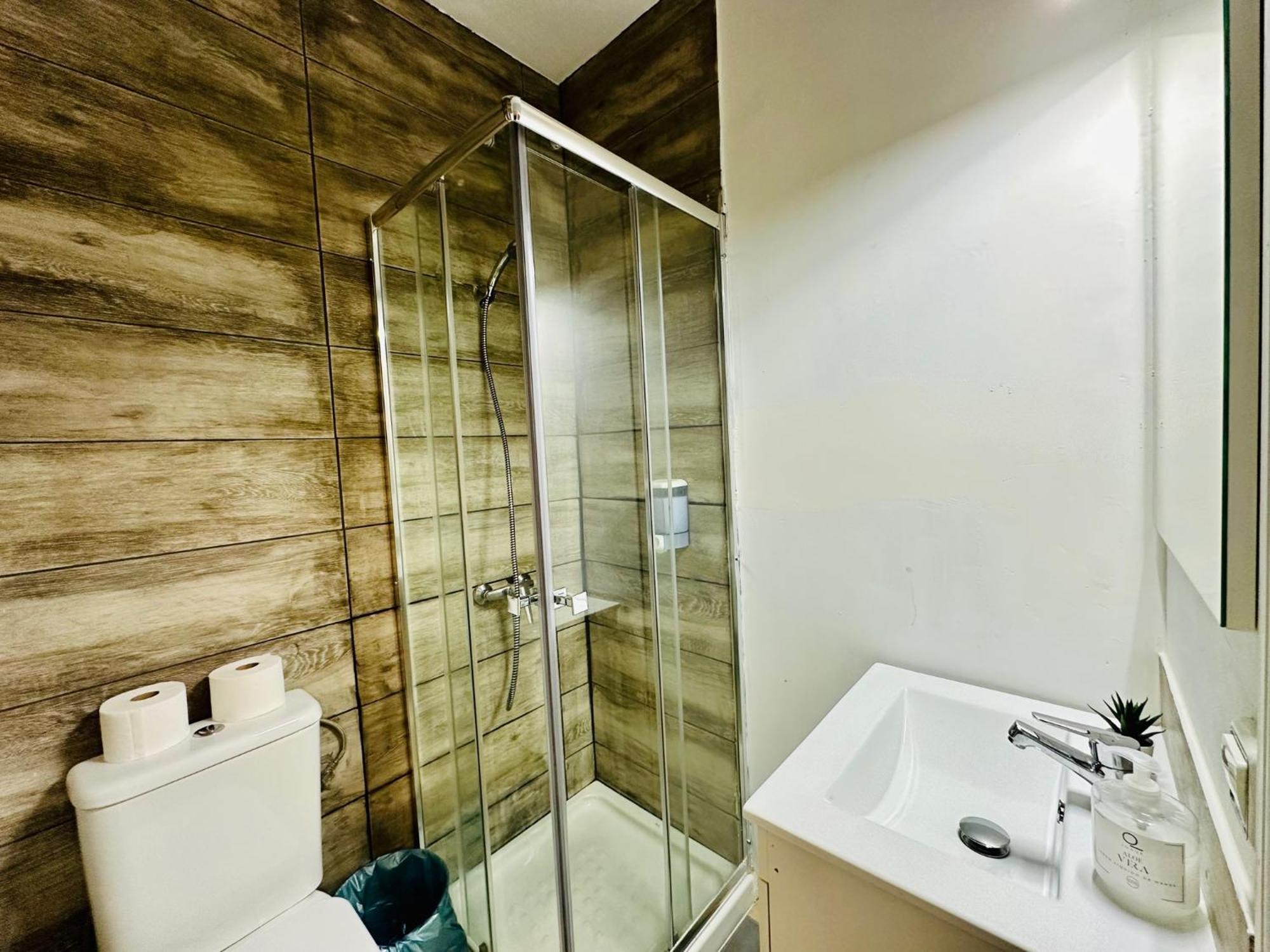 Punta Me Rooms In Madrid Downtown المظهر الخارجي الصورة
